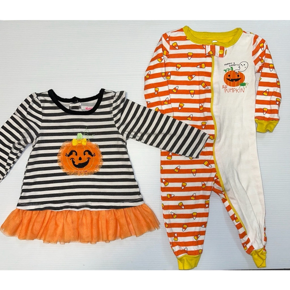 Lot of 2 baby Halloween clothing items 1 pumpkin top 12 months 1 sleeper 9-12 m - Picture 1 of 10